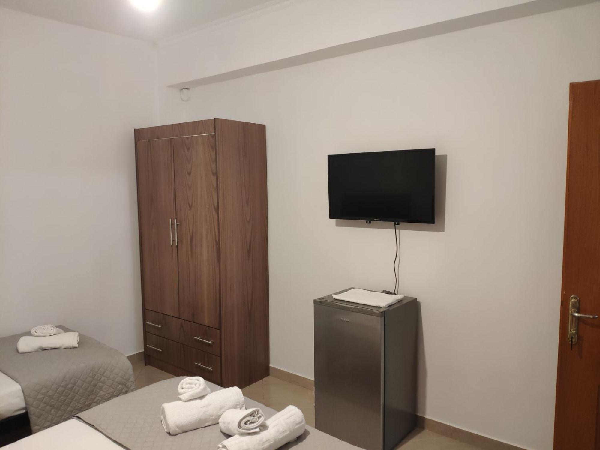 Kolagji Rooms Lukove Bagian luar foto